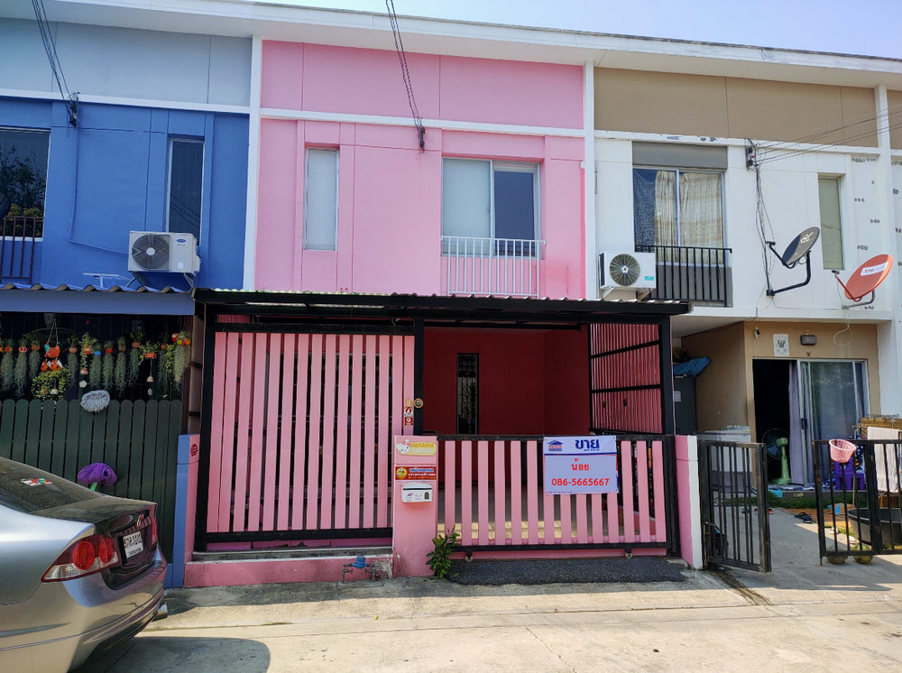 For SaleTownhouseSamut Prakan,Samrong : For inquiries, call: 086-566-5667 Pruksa Village 77/2 Suk Sawat-Kanchanaphisek. Townhome for sale, 16 sq m, renovated throughout, 1.39 million, cheapest price in the project, good location in Laem Pha Pha area, Phra Samut Chedi.