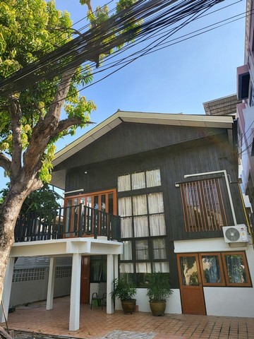 For RentHouseRatchadapisek, Huaikwang, Suttisan : RHT1944 Single house for rent, suitable for living or doing AirBnB business, near MRT Ratchadaphisek, near MRT Sutthisan, Huai Khwang area, Soi Sutthisan