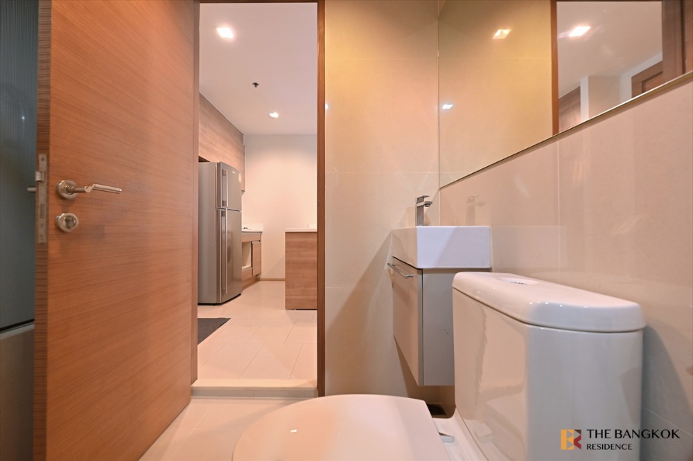 For RentCondoRatchadapisek, Huaikwang, Suttisan : 🏙️ Rhythm Ratchada - Huai Khwang, beautiful room, good price, in a prime location in Ratchada area, near MRT Huai Khwang✨ near MRT Huaikhwang