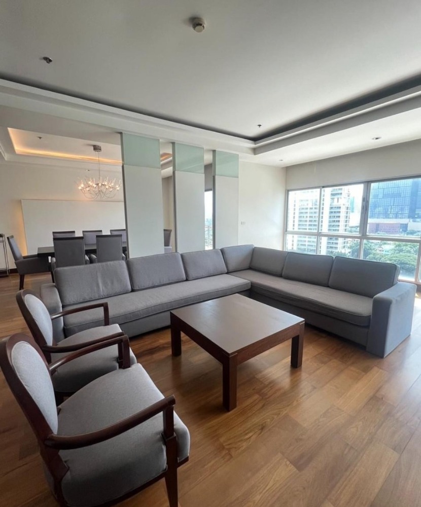 For RentCondoWitthayu, Chidlom, Langsuan, Ploenchit : ● Rare unit ● 10+ Floor 275.00 sq.m. | 4 Bedrooms, Fully Furnished | Next to Lumpini Park, Near Central Embassy 2 mins, BTS Phloen Chit 3 mins