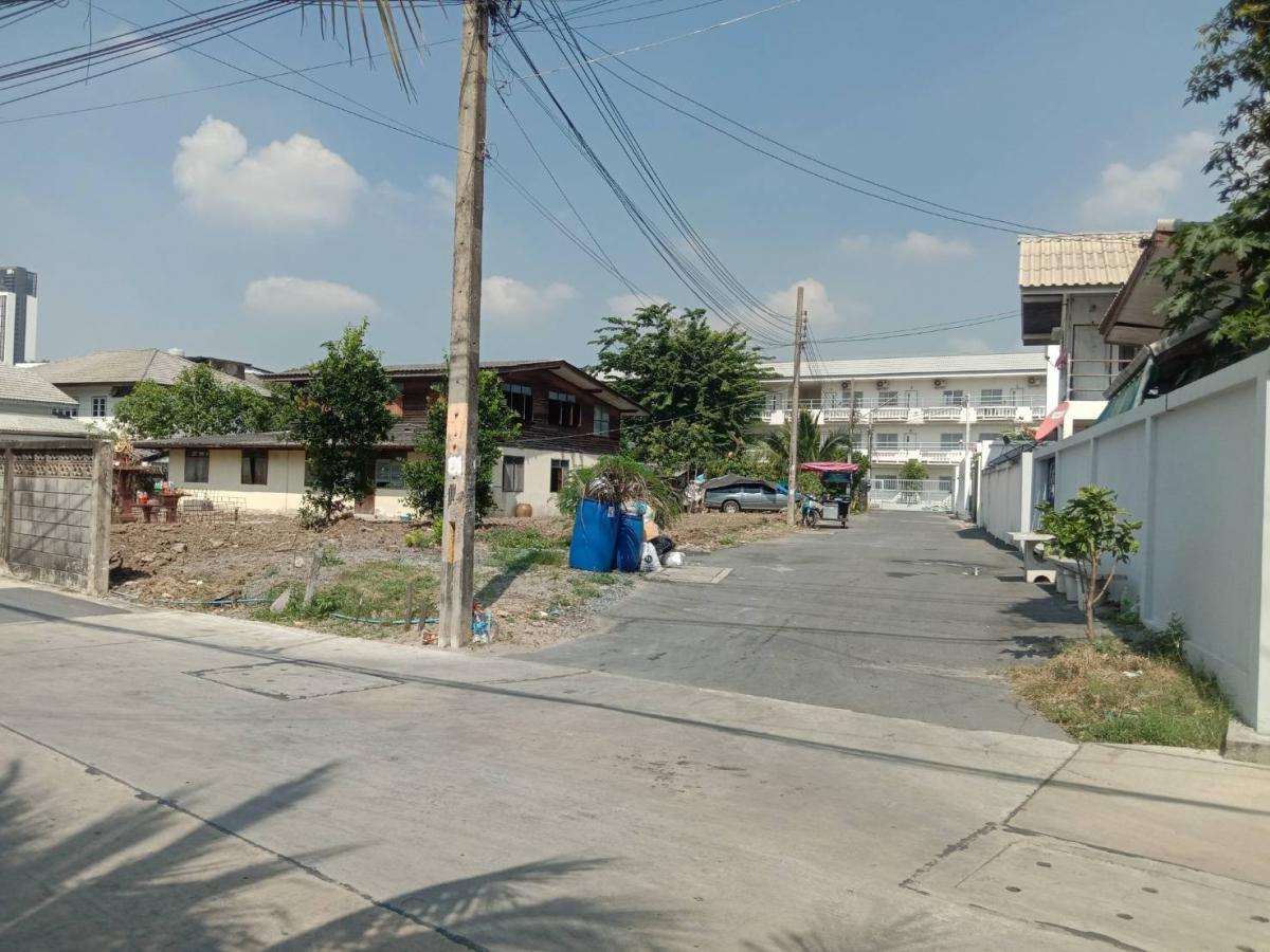 For SaleLandKasetsart, Ratchayothin : Land for sale 218 sq m. Ratchadaphisek 42