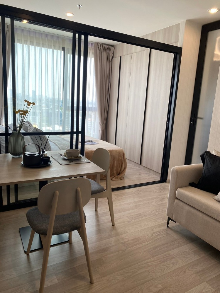 For SaleCondoBangna, Bearing, Lasalle : For living or investing, it's a great rental. Ideo Mobi Sukhumvit Eastpoint, 1 bedroom, price only 2.89 million baht, very cheap. Contact 096-5592463.