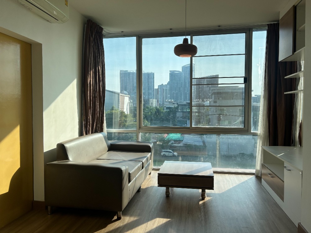 For RentCondoPattanakan, Srinakarin : 🟡For rent: The IRIS Rama 9-Srinakarin, large room, cheap price🟡