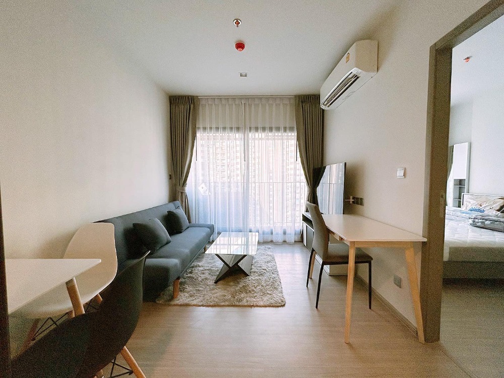 For RentCondoRama9, Petchburi, RCA : Pet-friendly condo, Life Asoke Hype, 1 bedroom, near BTS Nana, near MRT Rama 9 and near ARL Makkasan