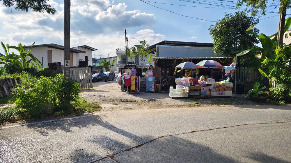 For SaleLandLadkrabang, Suwannaphum Airport : Land for sale 119 sq.wa. Soi Chaloem Prakiat Rama 9 Soi 30 Intersection 14 (Soi Ruam Samakkhi), Chaloem Prakiat Rama 9 Road, Dokmai, Prawet, Bangkok