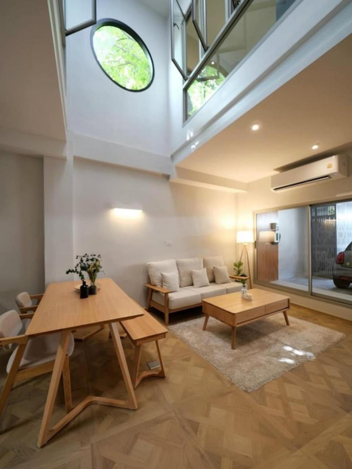 For RentTownhouseSukhumvit, Asoke, Thonglor : Rental : Modern Townhome in Predi , 3 Beds 3 Bath , 23 sqw