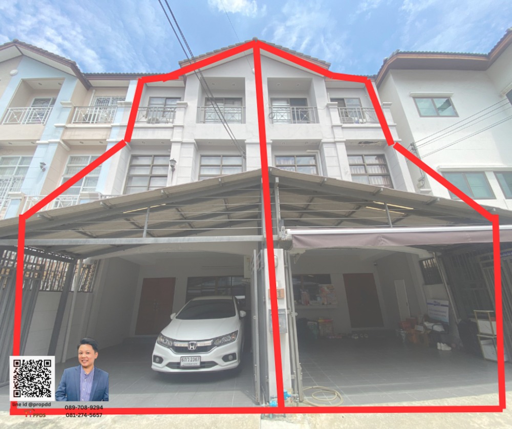 For SaleTownhouseOnnut, Udomsuk : For Sale: Two Adjoining Townhomes in Sukhumvit Soi 52, just 500 meters from Sukhumvit Road and BTS On Nut