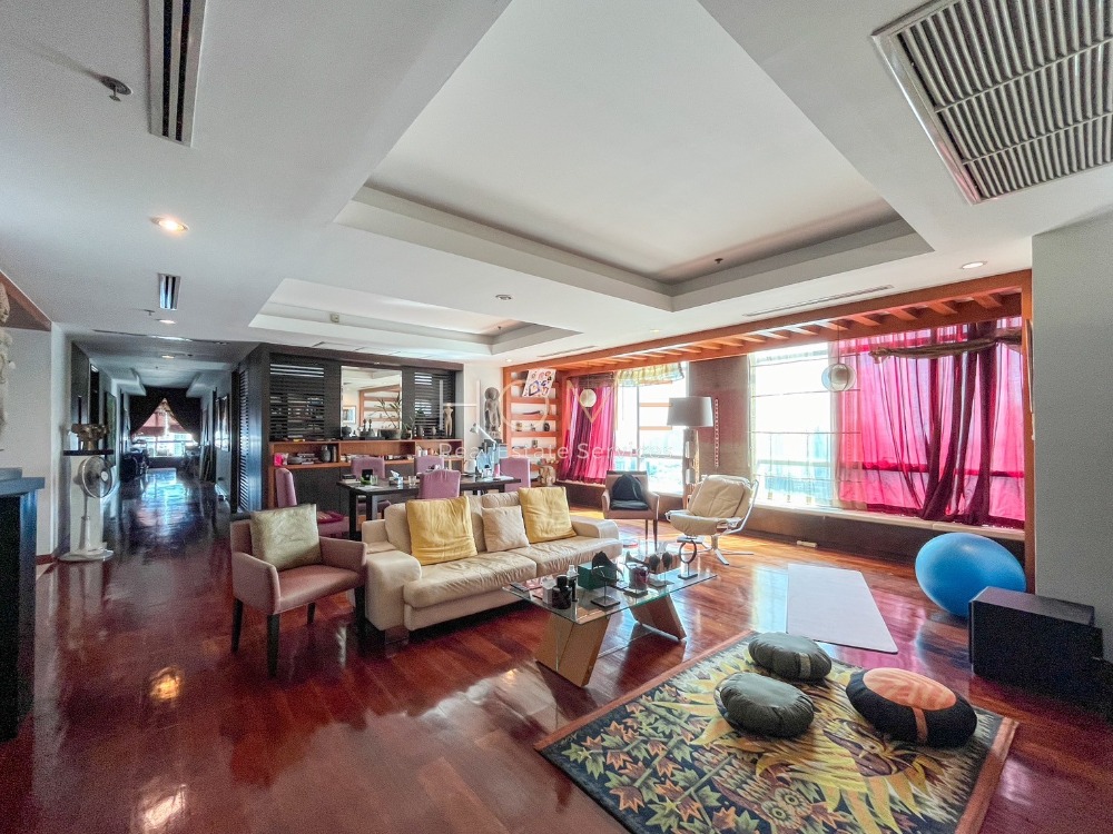 ขายคอนโดวงเวียนใหญ่ เจริญนคร : Baan Sathorn Chao Phraya / 4 Bedrooms (SALE WITH TENANT), บ้านสาทรเจ้าพระยา / 4 ห้องนอน (ขายพร้อมผู้เช่า) NUT1107