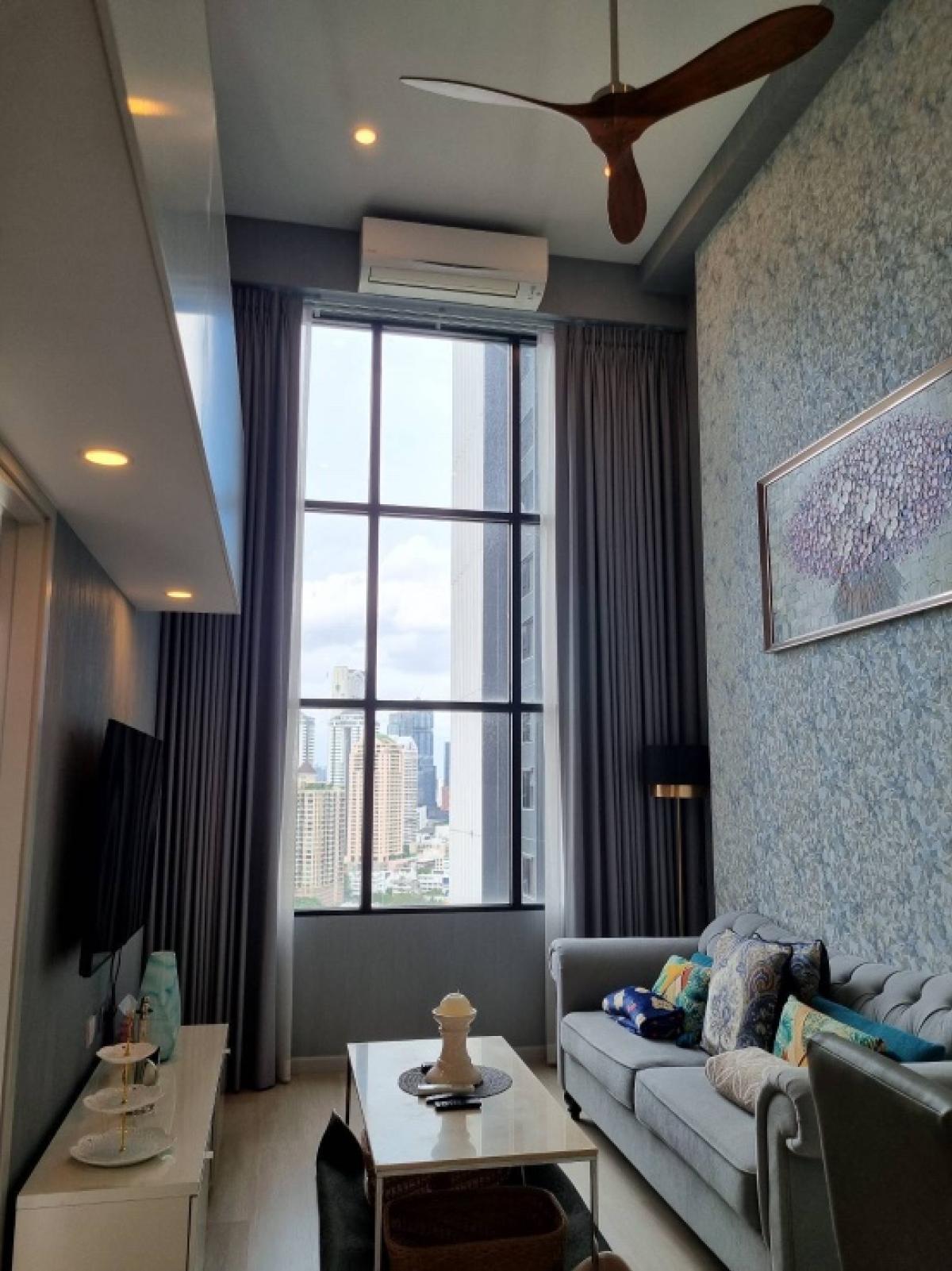 For RentCondoSathorn, Narathiwat : 📢👇Ready to move in 19 Nov 24 Duplex unit at Knightsbridge Prime Sathorn is one of the good location in Sathorn, fully furnished, unblocked view, with special offer 2 hrs cleaning 2 times per month.