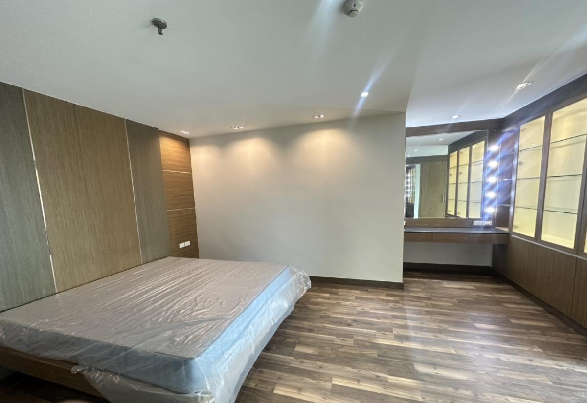 For RentCondoSukhumvit, Asoke, Thonglor : Vacant room ready to move in, beautiful room, newly renovated, good price, large size 🏢Fifty fifth tower thonglor🏢