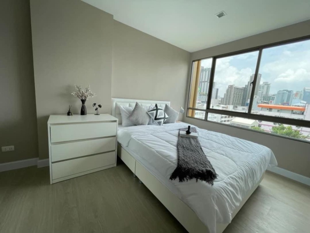 For RentCondoRatchadapisek, Huaikwang, Suttisan : Metroluxe Ratchada, spacious room, high floor, beautifully decorated, 17,000, 36 sq m, very good value, new room