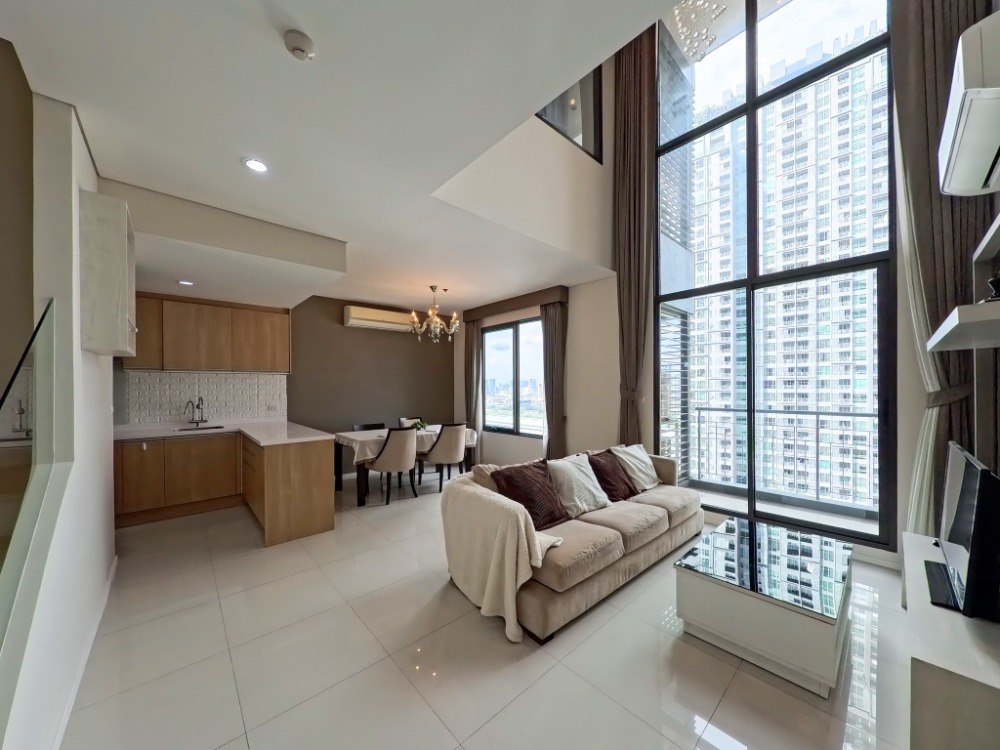 For SaleCondoRama9, Petchburi, RCA : Urgent sale! Villa Asoke Duplex room, high ceiling, church view, special price, reduced again and again! Selling at a loss, only 9.3 million baht, usable area of ​​80 sq m, with luxurious built-in furniture and complete electrical appliances, on the 21st 