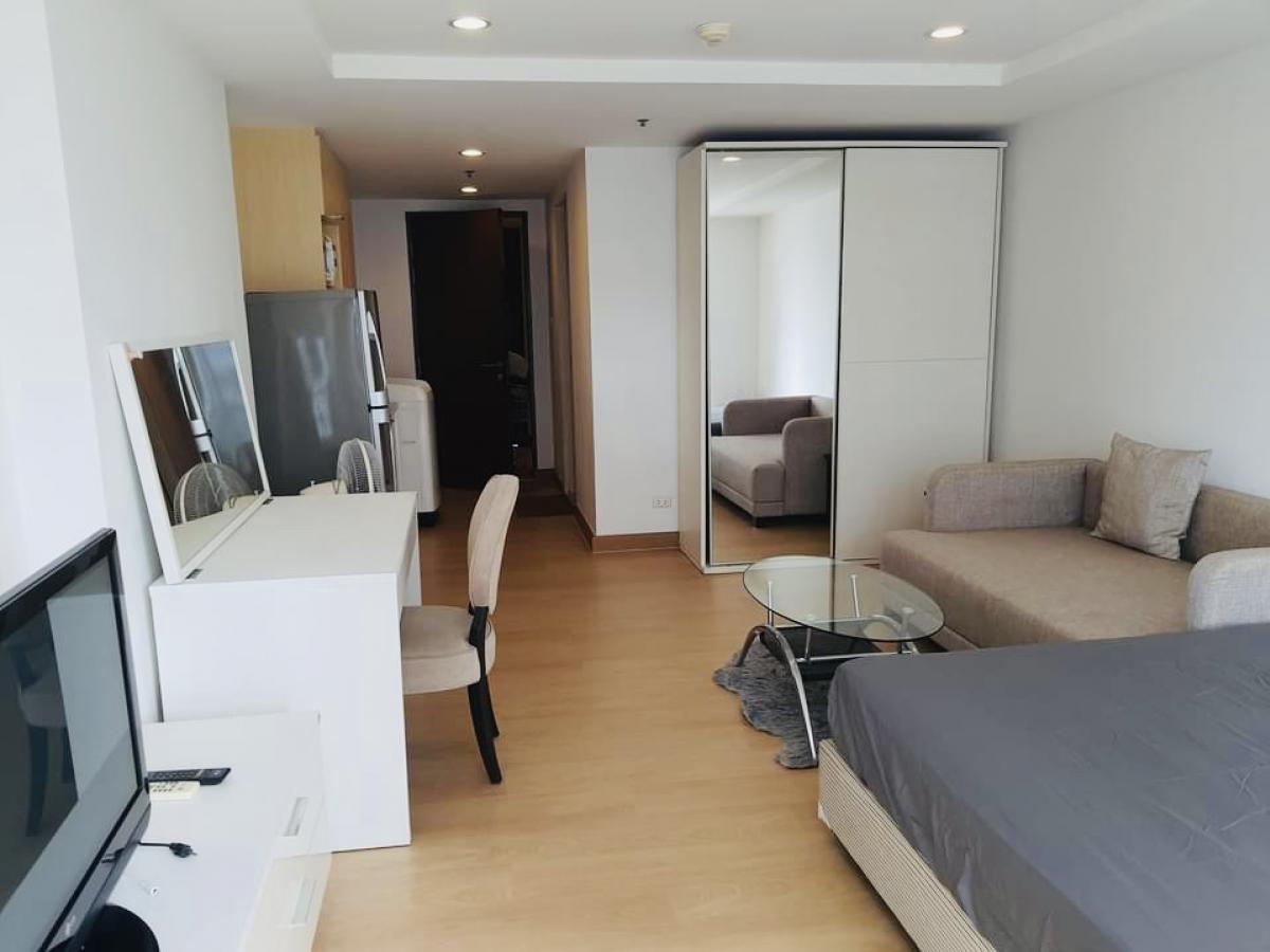 For RentCondoNana, North Nana,Sukhumvit13, Soi Nana : ✨For Rent! The Trendy Condominium✨Prime Sukhumvit Location, Near BTS & MRT Stations – Convenient City Living at Your Fingertips!