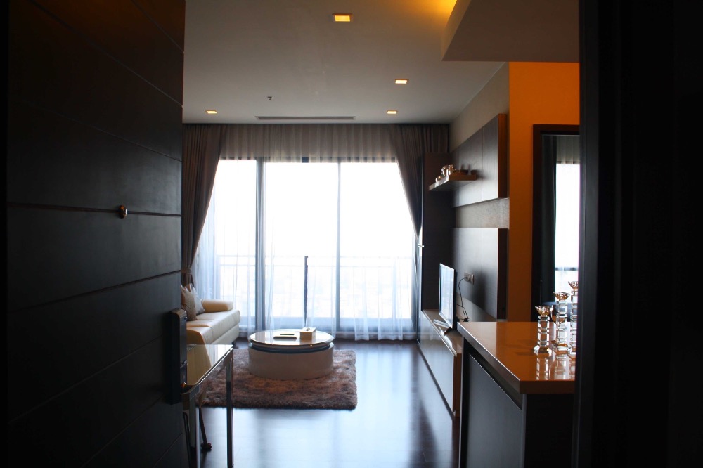 For RentCondoRatchadapisek, Huaikwang, Suttisan : 2-BR at Ivy Ampio: 81 sq.m., 21st Floor, 58,000 THB/month, Available Dec 1st