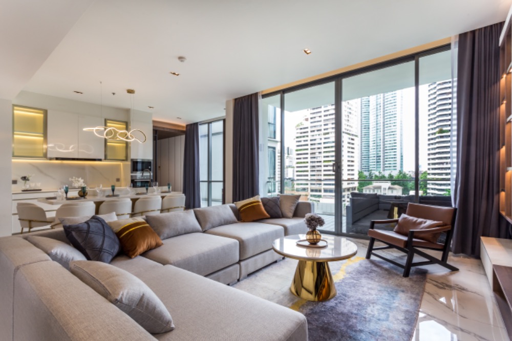 For RentCondoSukhumvit, Asoke, Thonglor : Luxurious 3-BR 3-BA Condo at Domus 16, Sukhumvit 16 | 167 Sq.m. | 7th Floor | Fully Furnished, No Pets | 155,000 THB/month