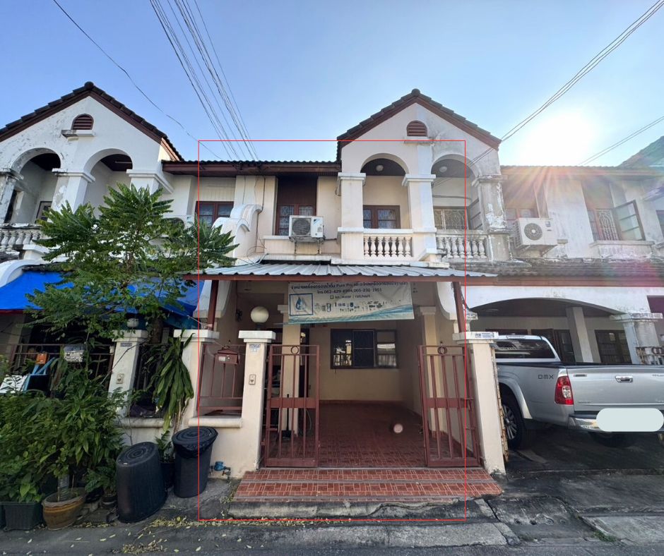 For SaleTownhouseChaengwatana, Muangthong : Second-hand 2-storey townhouse, Sailom Village, Chaeng Watthana-Pak Kret, good location, near the main road, convenient transportation