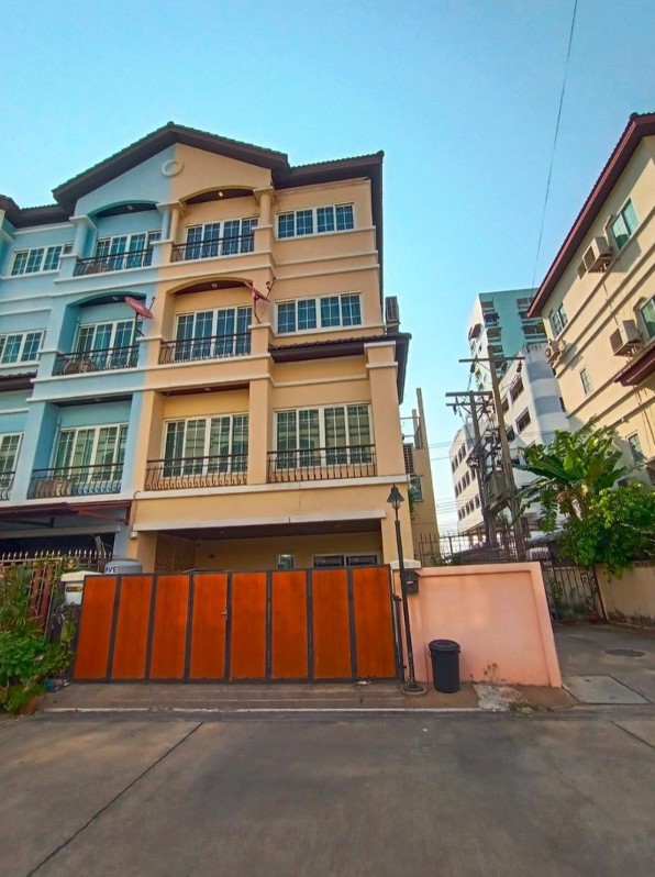 For RentTownhouseSathorn, Narathiwat : Townhouse for rent, Villa Charoen Krung Village, Rama 3, Bang Kho Laem