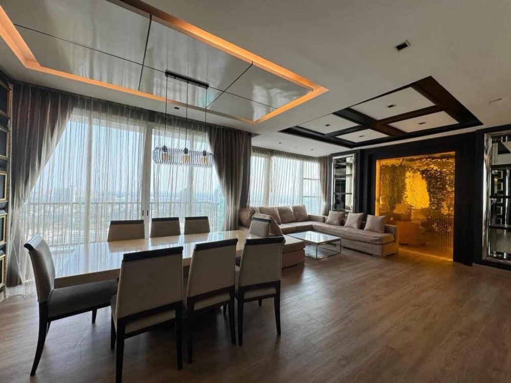 For RentCondoSukhumvit, Asoke, Thonglor : For Rent: Condo, Fullerton Sukhumvit, 3 Bedrooms /4 Bathrooms /1 Maid Room *Fully Furnished /High Floor /Pet Friendly & Ready to move in*