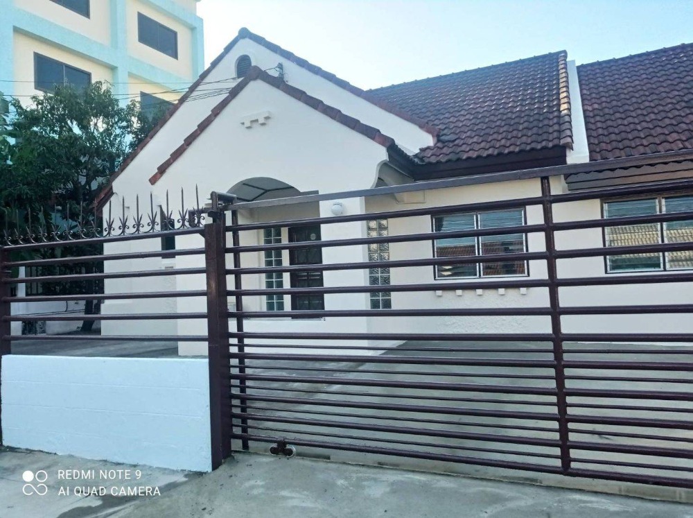 For RentHousePattanakan, Srinakarin : ⚡ For rent, single house, Pla Thong Village, Srinakarin, near BTS, size 71 sq m. ⚡