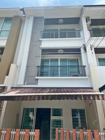 For RentTownhouseEakachai, Bang Bon : HR1977 Townhouse for rent, 3 floors, Baan Klang Muang project, Sathorn - Taksin 2, convenient transportation, near BTS Wutthakat