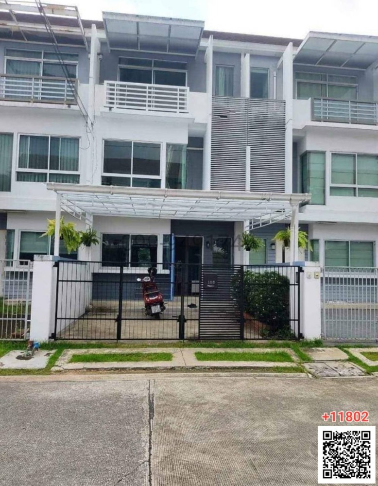 For SaleTownhousePattanakan, Srinakarin : For sale: 3-storey townhouse, new house, Rama 9-Srinakarin, Krungthep Kreetha, Soi 7