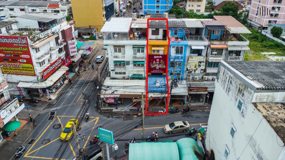 For SaleShophouseRatchadapisek, Huaikwang, Suttisan : Cant find any more shophouses and commercial buildings on the road!! Huai Khwang Ratchada location, selling cheaply, shophouses on the road, land area 20.5 sq.w., usable area approximately 250 sq.m., cant find any more locations on the road like this, don