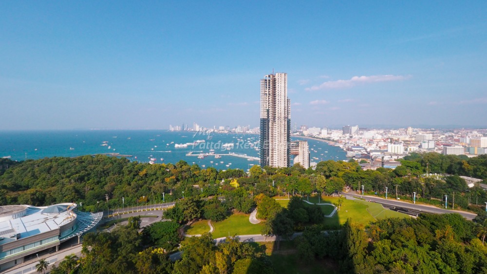 For SaleCondoPattaya, Bangsaen, Chonburi : 2 Bedrooms for Sale in Sky Residences