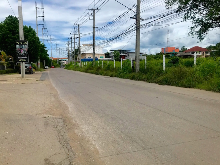 For SaleLandNakhon Sawan : Land near Central Nakhon Sawan, 21 rai, beautiful plot, located in Nakhon Sawan city, near Phahon Yothin Road.