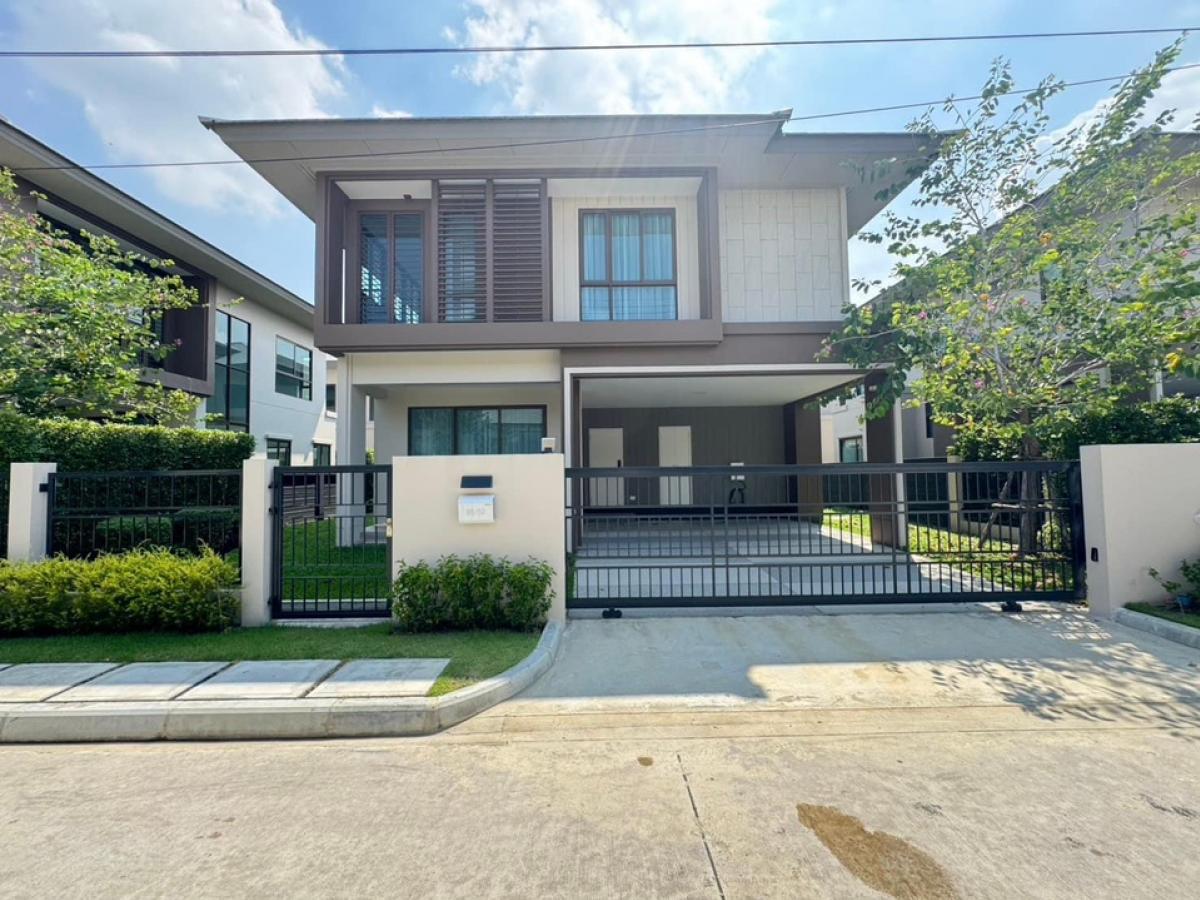 ให้เช่าบ้านพัฒนาการ ศรีนครินทร์ : 🏡Burasiri Krungthepkreetha for rent🏡•Luxurious detached house in the city center