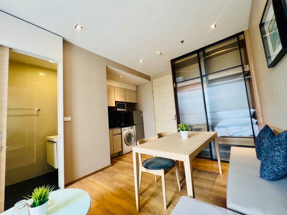 ให้เช่าคอนโดสุขุมวิท อโศก ทองหล่อ : Beautiful room at Park 24 Studio 28 Sq.m High Floor 20,000 Baht/Month