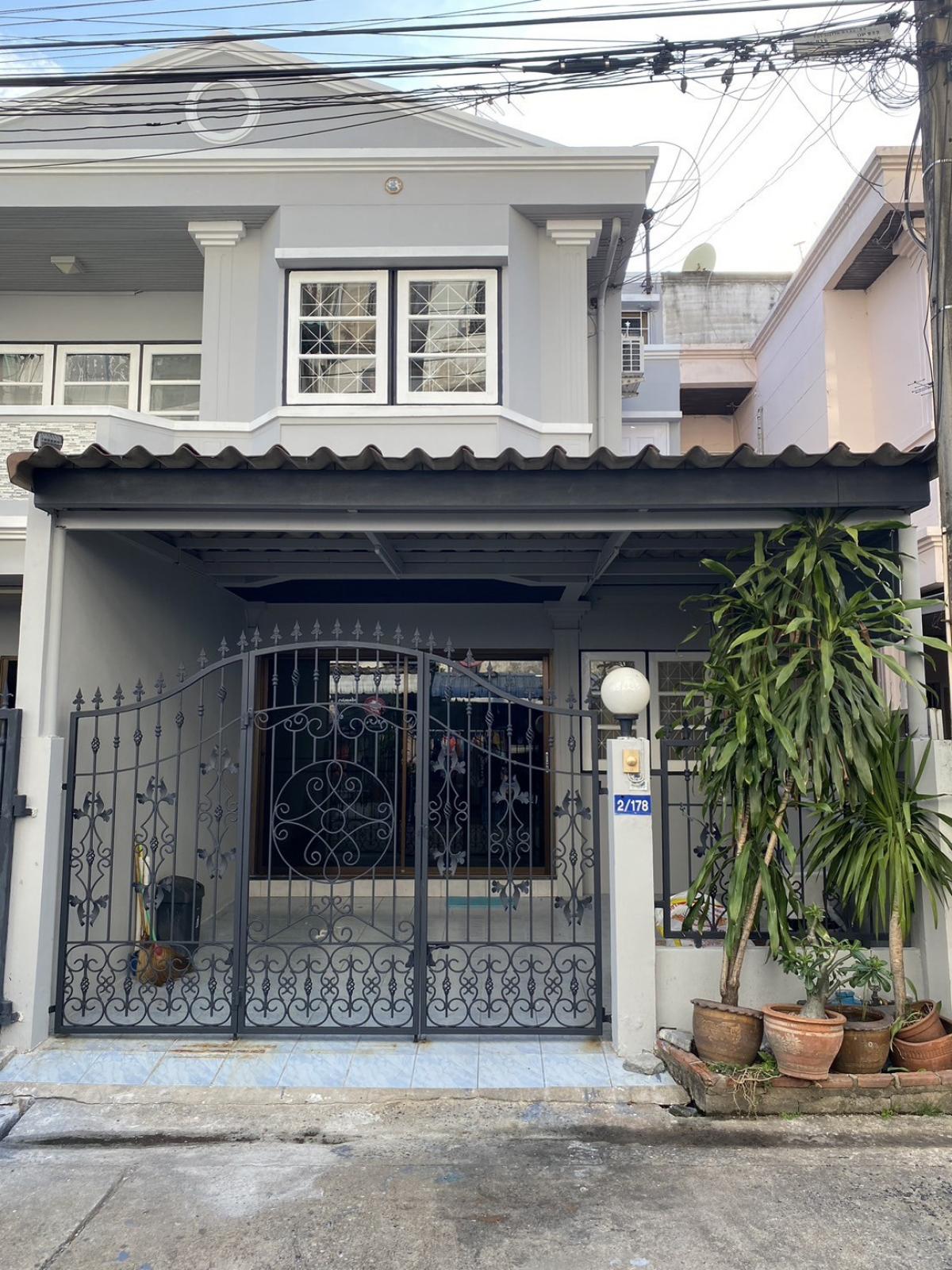 For RentTownhouseChokchai 4, Ladprao 71, Ladprao 48, : For rent: 2-storey townhouse, Lat Phrao Wang Hin 83, Lat Phrao Road, Chai Phat Village, Senanikhom Road 1