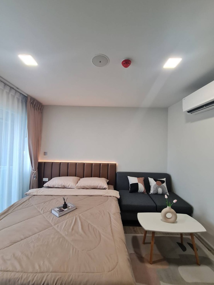 For SaleCondoPathum Thani,Rangsit, Thammasat : (owner)For sale with tenant!! Kave Town Island 22.6 sq m. 5th floor, Building B, fully furnished, with built-in furniture, price 2.1 million baht. Tell&Line : 0939256422