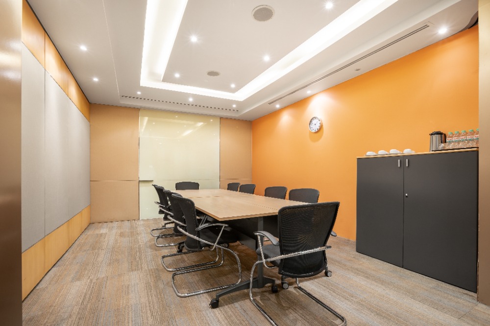 For RentOfficeSiam Paragon ,Chulalongkorn,Samyan : Book open plan office space for businesses of all sizes in Regus CRC Tower - All Seasons Place