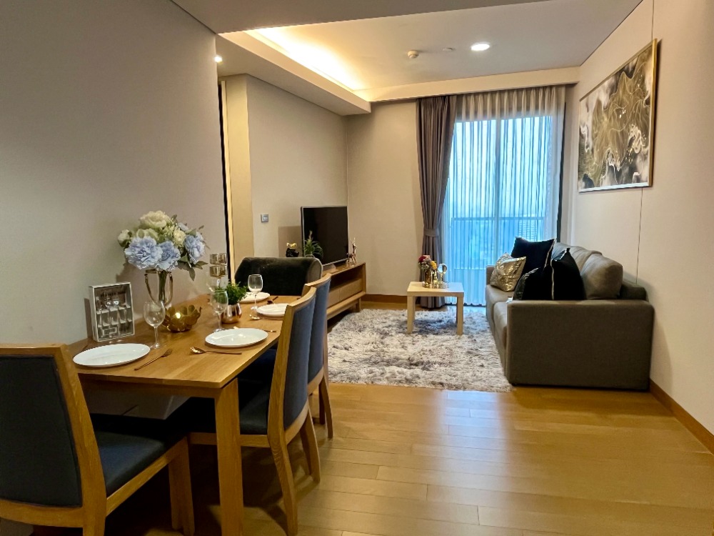 For RentCondoSukhumvit, Asoke, Thonglor : 🔥 For rent urgently 🔥Condo THE LUMPINI 24, 2 bedroom type, size 56 sq m, 33rd floor, Super High Floor, near BTS Phrom Phong.