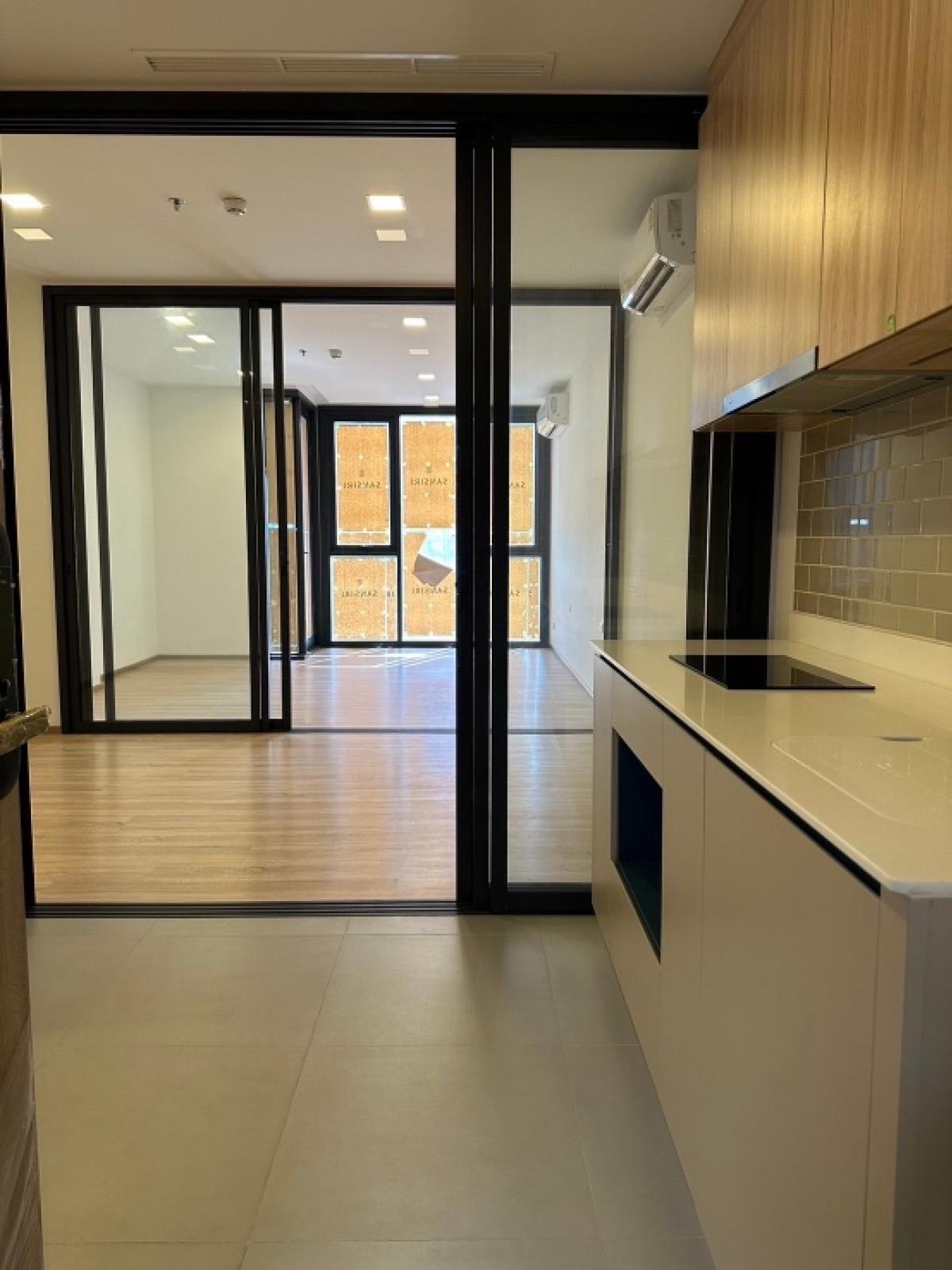 For SaleCondoRatchathewi,Phayathai : Condo for sale in Phaya Thai area, good price 4.99, size 42 sq m. Interested in making an appointment to view the project 0808144488