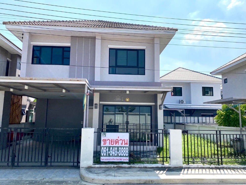 For SaleHouseNonthaburi, Bang Yai, Bangbuathong : Urgently selling a 2-storey detached house, The Great Life Village, Bang Bua Thong, Soi Wat Lat Pla Duk, area 48.9 square wah, 3 bedrooms, 3 bathrooms, good location, convenient transportation, near MRT Khlong Bang Phai, contact Sumeth 061-949-8888