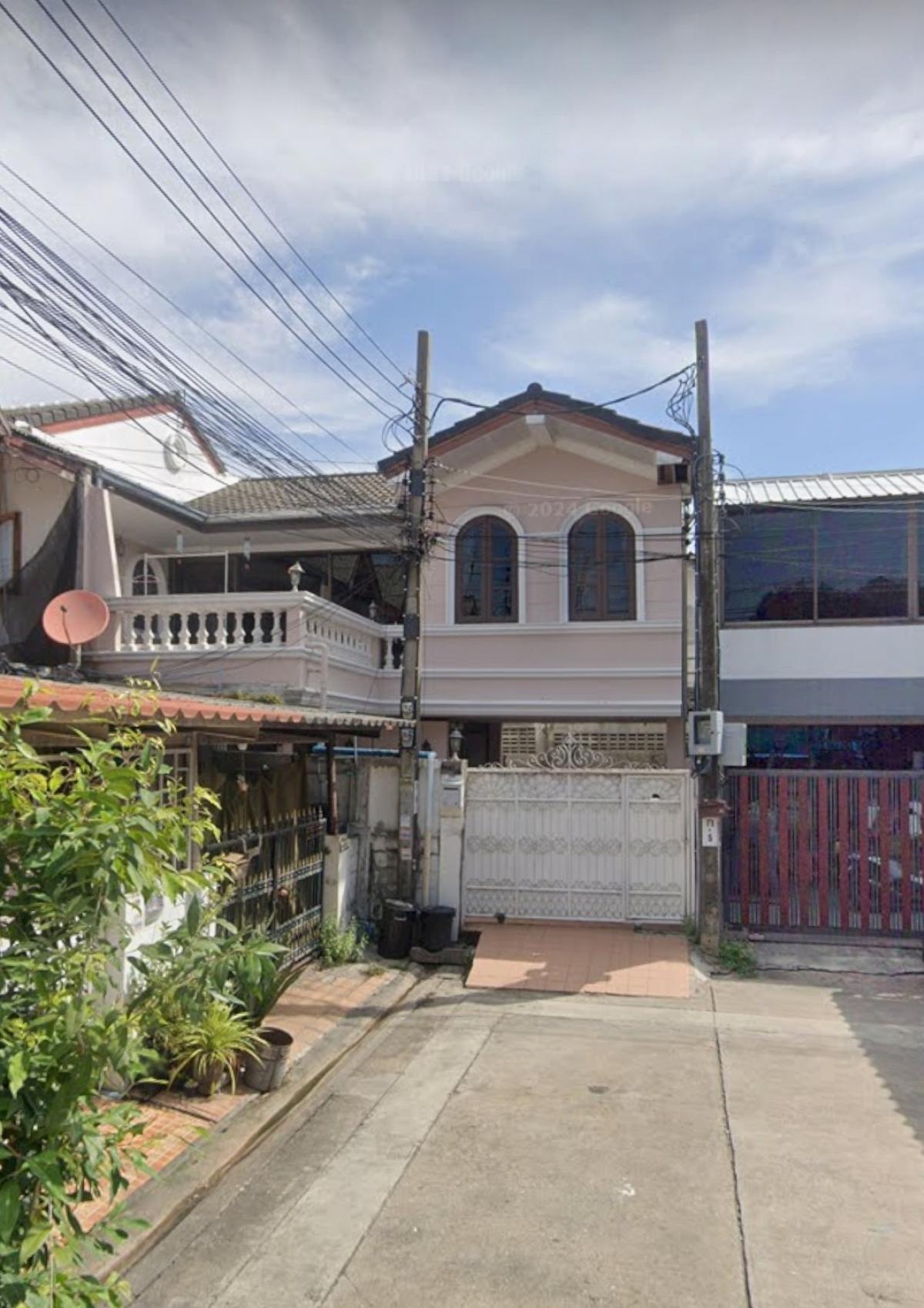 For RentTownhouseRamkhamhaeng, Hua Mak : For rent: 2-storey townhouse, Ramkhamhaeng 24, Soi 34, Hua Mak, Bang Kapi, behind Assumption University ABAC