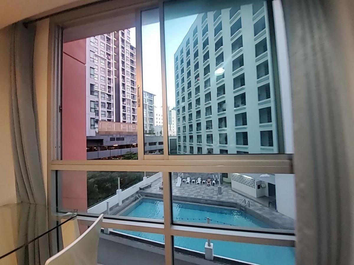 For RentCondoRatchadapisek, Huaikwang, Suttisan : For rent: The Kris Extra 5 (The Kris Extra 5). Interested in negotiating the price, add Line @condo168 (with @ in front)