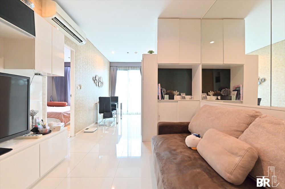 ขายคอนโดพระราม 9 เพชรบุรีตัดใหม่ RCA : VILLA ASOKE  40 SQM ชั้น30+  5.2MB  เท่านั้น  ราคานี้เฉพาะปี67 เท่านั้น