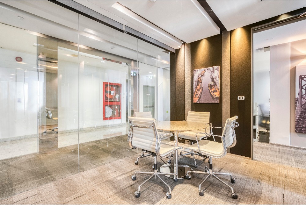 ให้เช่าสำนักงานคลองเตย กล้วยน้ำไท : Private office space for 4 persons in Regus Exchange Tower