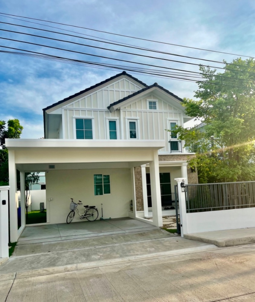 For RentHouseBangna, Bearing, Lasalle : For rent: 2-storey detached house, Village Gio 2, Srinakarin - Bangna, beautiful, fully furnished, near Central Plaza Bangna. Interested, add Line @841qqlnr.