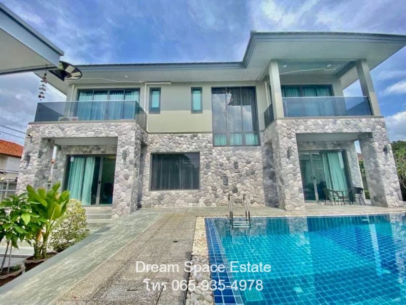 ขายบ้านปิ่นเกล้า จรัญสนิทวงศ์ : 💥 FOR SALE 💥 🏡 Luxury Pool Villa หรูหราที่สุดในย่านตลิ่งชัน 🌿 📍 บนที่ดิน 200 ตรว. พร้อมความเป็นส่วนตัวสูง