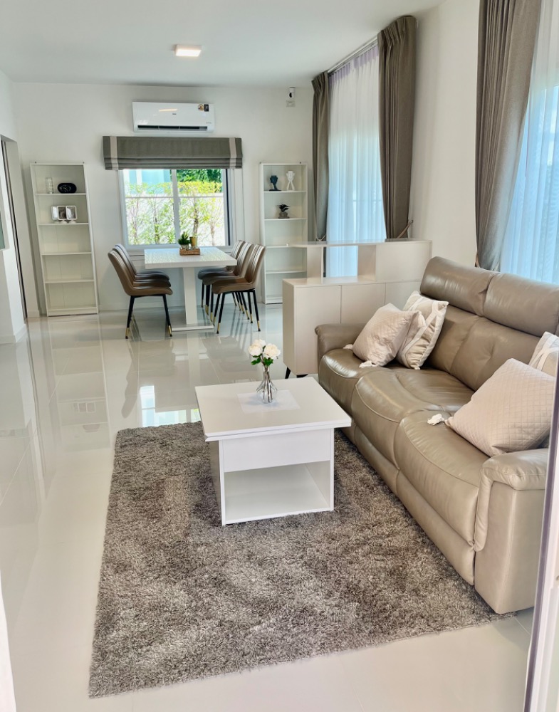 For RentHouseBangna, Bearing, Lasalle : #For rent: Villagio 2 Srinakarin-Bangnatrad, fully furnished, ready to move in, with internet, convenient transportation