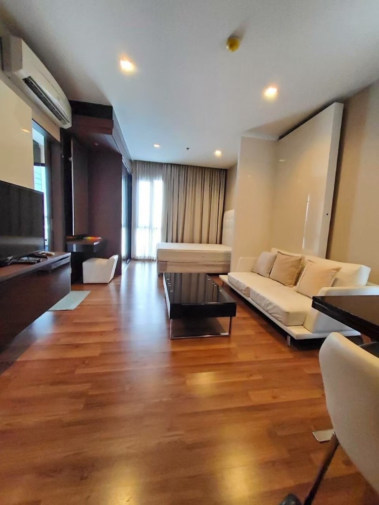 ขายคอนโดรัชดา ห้วยขวาง : Ivy Ampio for sale 1 studio. Closed to Rama 9 MRT station