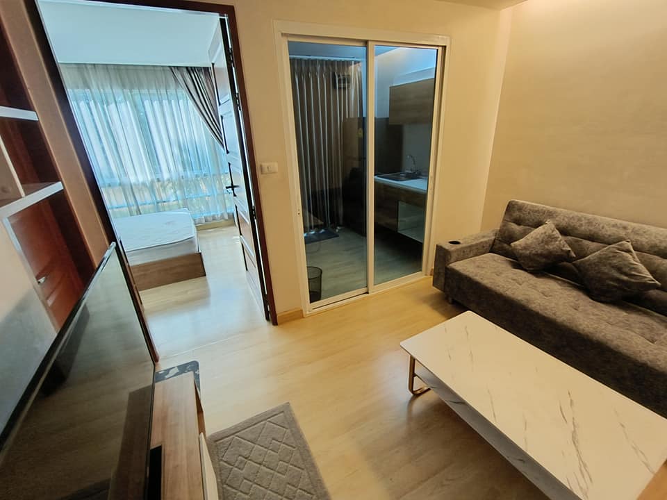 For RentCondoRatchadapisek, Huaikwang, Suttisan : Condo for rent: Emerald Residence Ratchada (Emerald Residence Ratchada) MRT Huai Khwang, rental price 12,000.00 baht/month, 1 bedroom, 1 bathroom, 30 sq m., 2nd floor