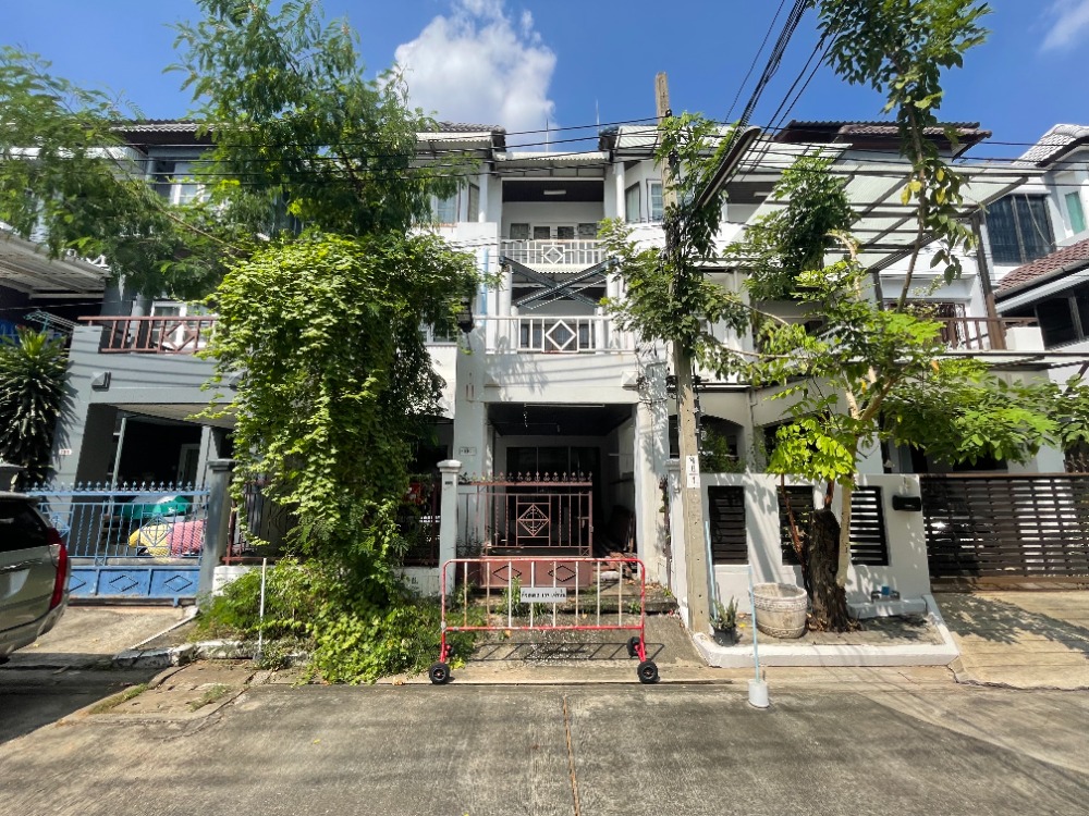 For SaleTownhouseRamkhamhaeng, Hua Mak : Townhouse for sale, 3 floors, Inthraphon Road, Lat Phrao 94, Town in Town, 31.5 sq m., 5 bedrooms