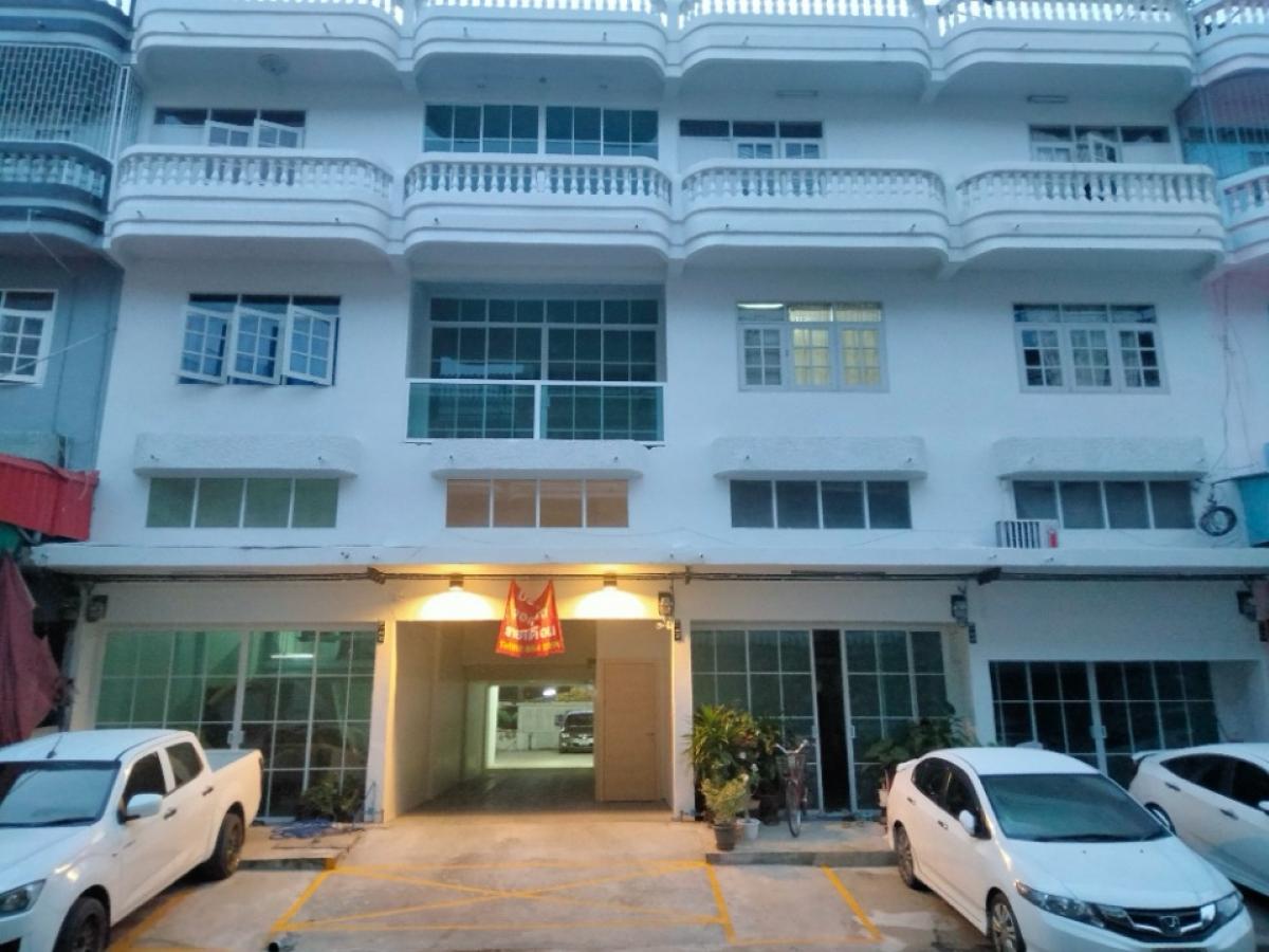 For SaleShophouseThaphra, Talat Phlu, Wutthakat : Commercial building, ready to live, 4 floors, 4 buildings, with parking lot, location 7 minutes from Wutthakat BTS