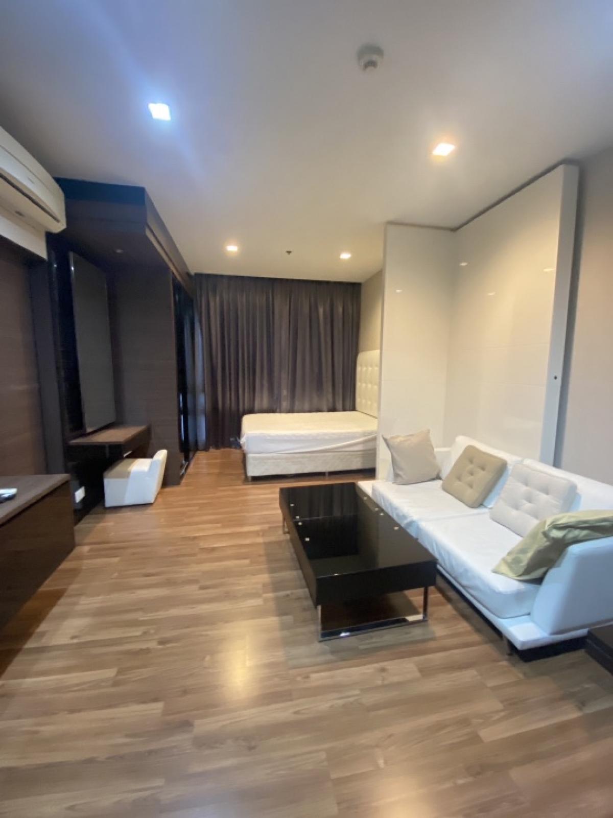 For RentCondoRatchadapisek, Huaikwang, Suttisan : 🔥Urgent Studio🔥IVY AMPIO Studio room 33 sq.m. Built-in, fully furnished, ready to move in