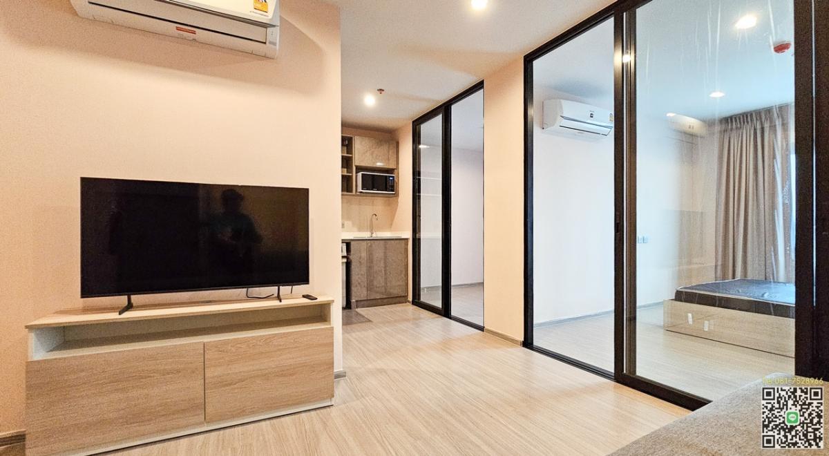 For RentCondoSamut Prakan,Samrong : Aspire Erawan Prime, next to BTS Chang Erawan, 0 meters, Type 1 bed plus (2 bedrooms), 35 sq m, new room, everything is new, complete, only 7-Eleven, market, everything is complete, VDO add Lind ID: 40025443