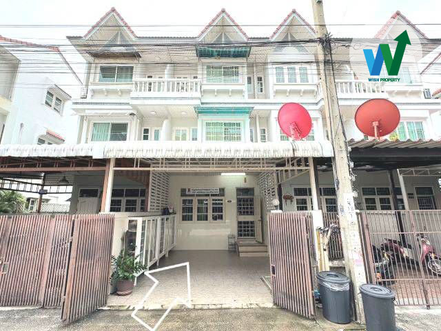 For SaleTownhomeChokchai 4, Ladprao 71, Ladprao 48, : Urgent sale, townhouse, city center style, Lat Phrao 71, Soi Nakniwat 37, Intersection 1-8, near Chok Chai 4, can be used as a company, near MRT Chok Chai 4